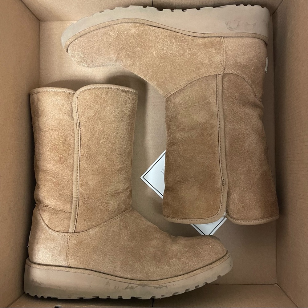 UGG Amie Classic Boot.